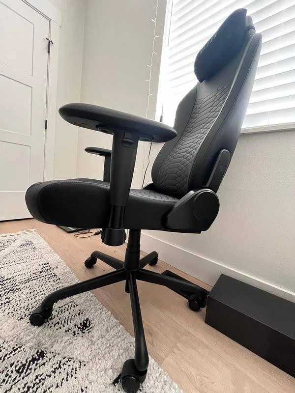 view of our own purchase testing razer iskur v2 x budget gaming chair australia unboxing package arrival several weeks to months